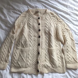 CARRAIG DONN vintage hand knit in Ireland 100% merino wool button front cardigan